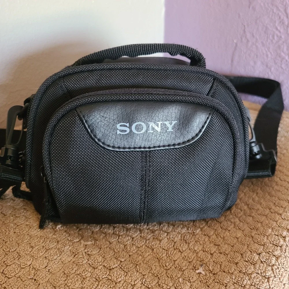 Sony HandyCam LCS-VA15 Soft Case Camera Bag for CyberShot Ballistic Nylon Padded